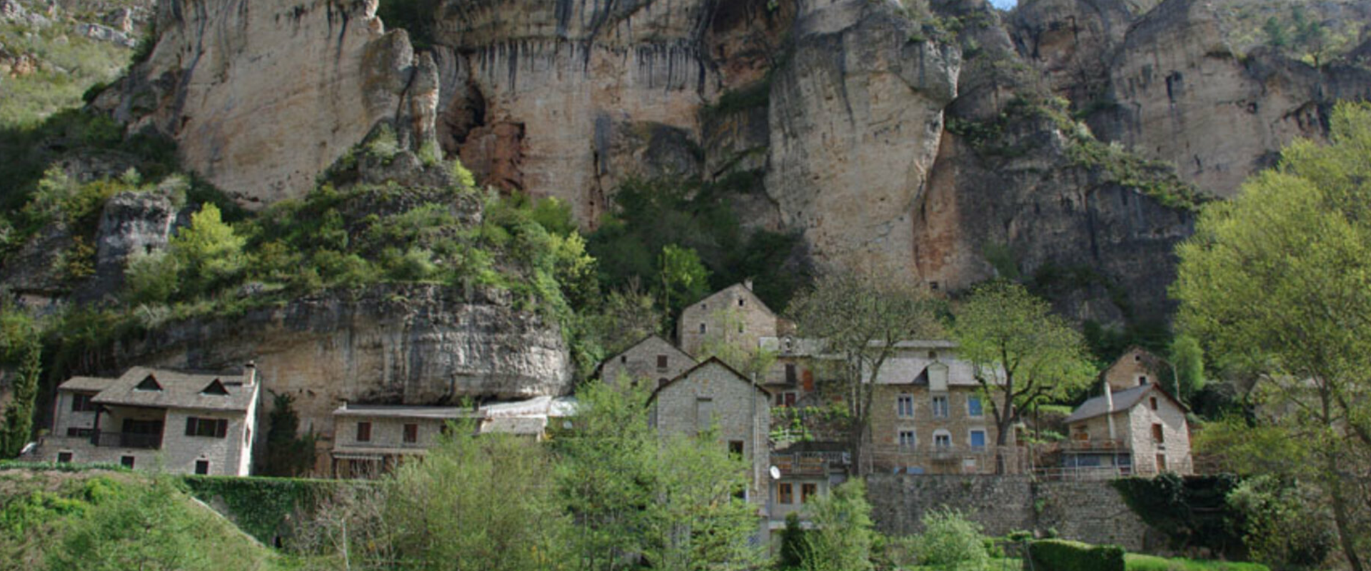 Commune des Gorges du Tarn Causses - Le hameau de Pougnadoires